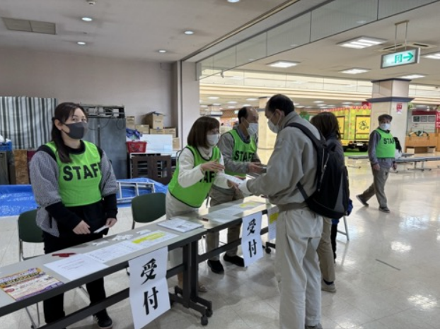 紫波町プレミアム付チャージキャンペーンの様子